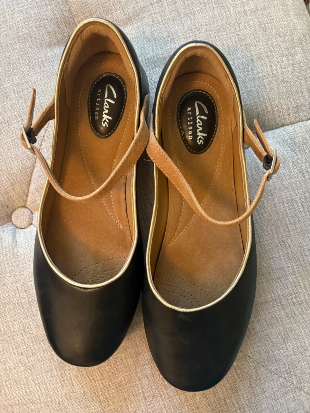 Clarks Mary Janes flats, womens size 8.5 - Picture 4 of 5